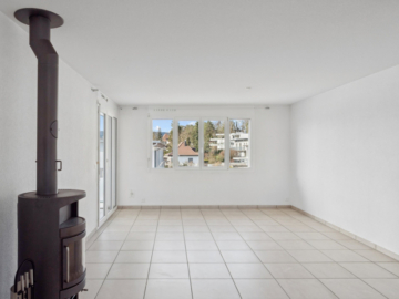 598896-A-backbonephoto-007 - 4.5-Zimmer-Wohnung mit 102 m², 15.7 m² Loggia & Schwedenofen – Wohnen mit Komfort in Lyss