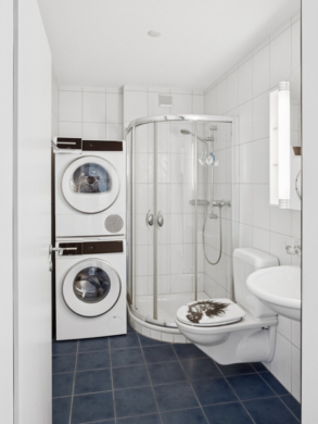 598896-A-backbonephoto-034 - 4.5-Zimmer-Wohnung mit 102 m², 15.7 m² Loggia & Schwedenofen – Wohnen mit Komfort in Lyss