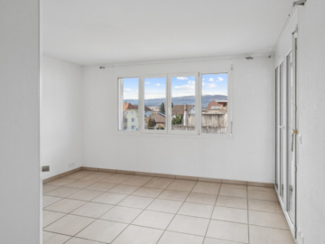 598896-A-backbonephoto-040 - 4.5-Zimmer-Wohnung mit 102 m², 15.7 m² Loggia & Schwedenofen – Wohnen mit Komfort in Lyss